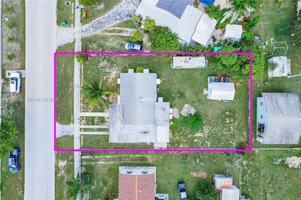 1570 NE 15th St , Homestead, FL 33033 Photo