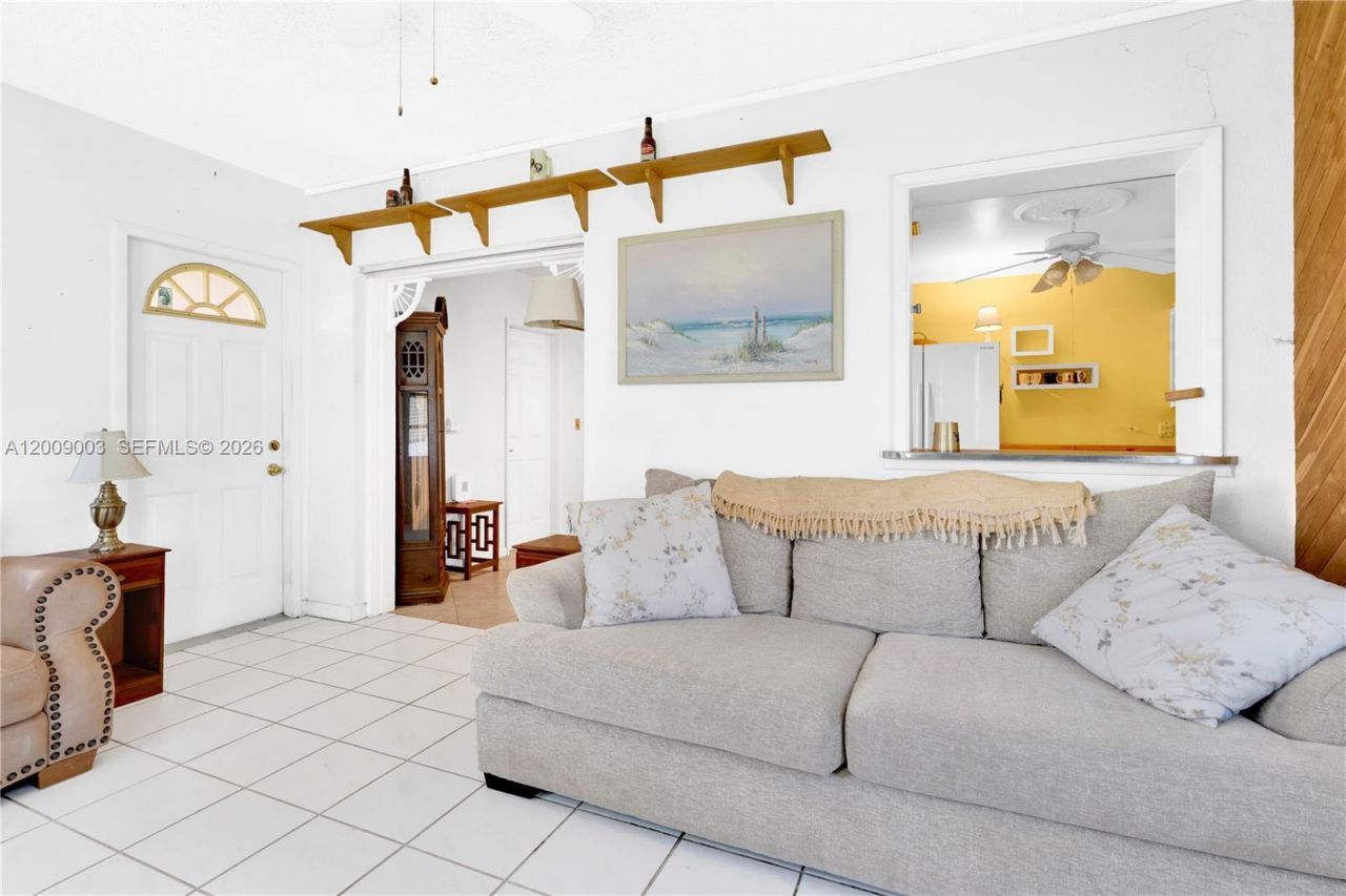 1570 NE 15th St , Homestead, FL 33033 Photo