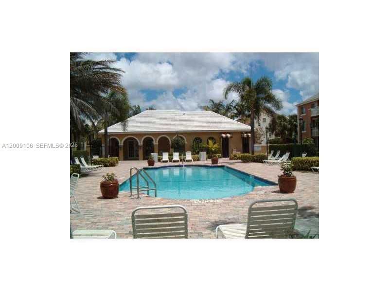 711 SW 111th Way, Unit 301, Pembroke Pines, FL 33025 Photo