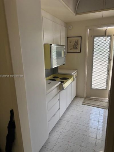 450 Golden Isles Dr , Unit 2G, Hallandale Beach, FL 33009 Photo