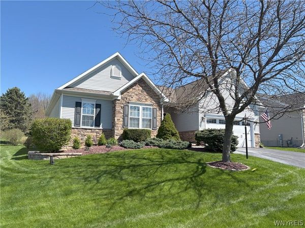 109 Shire Way, Camillus, NY 13031