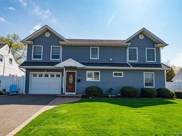 69 Chimney Lane, Levittown, NY 11756