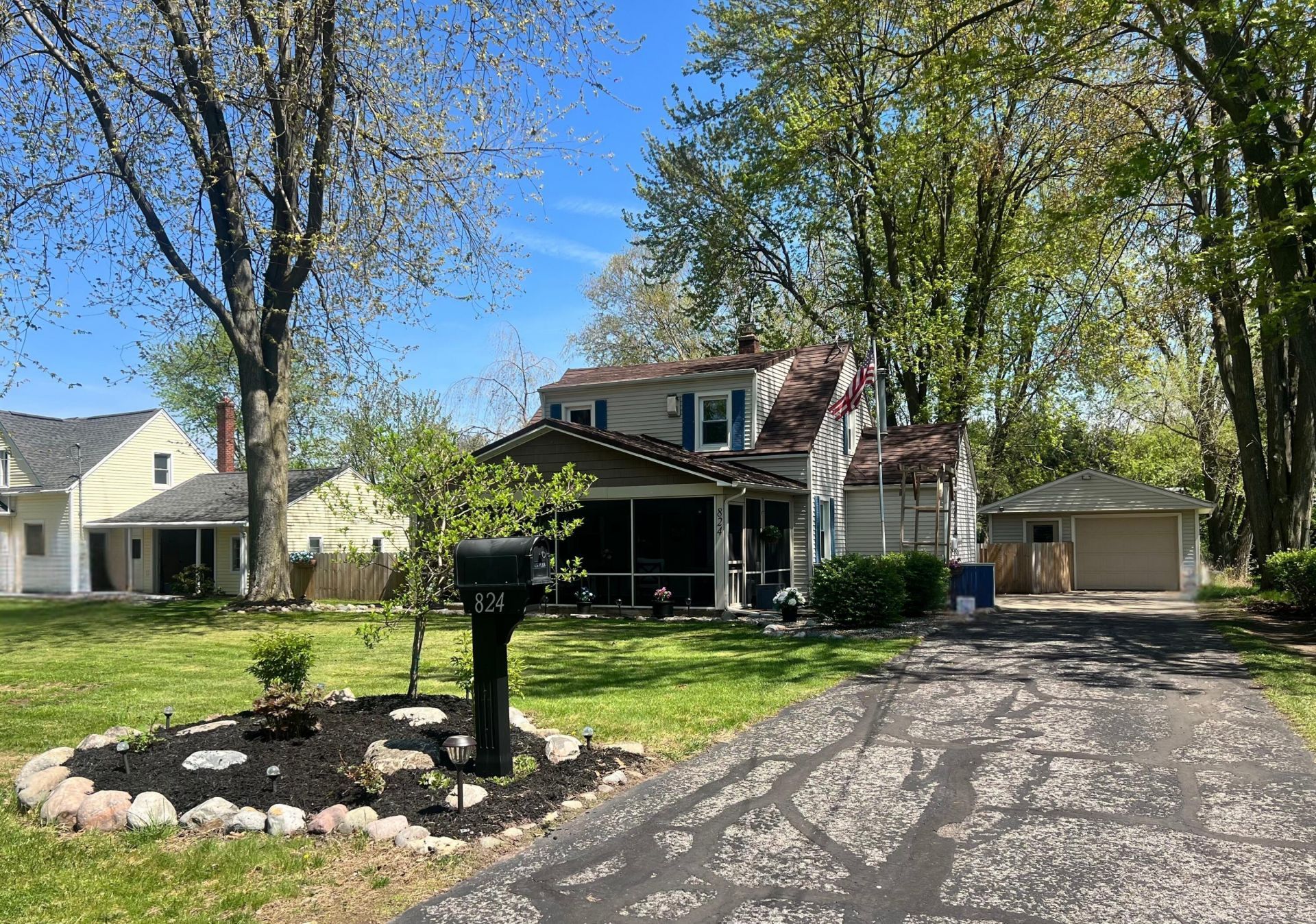 824 S Union Street, Tecumseh, MI 49286 Main Photo