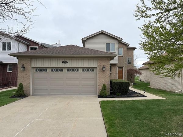 51367 D W Seaton Drive , Chesterfield Twp, MI 48047