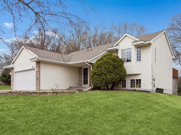 355 Parkview Lane S, Maplewood, MN 55119