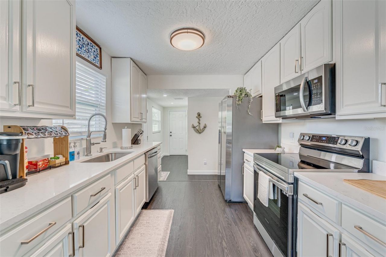 4651 22nd Avenue N, Saint Petersburg, FL 33713 Photo