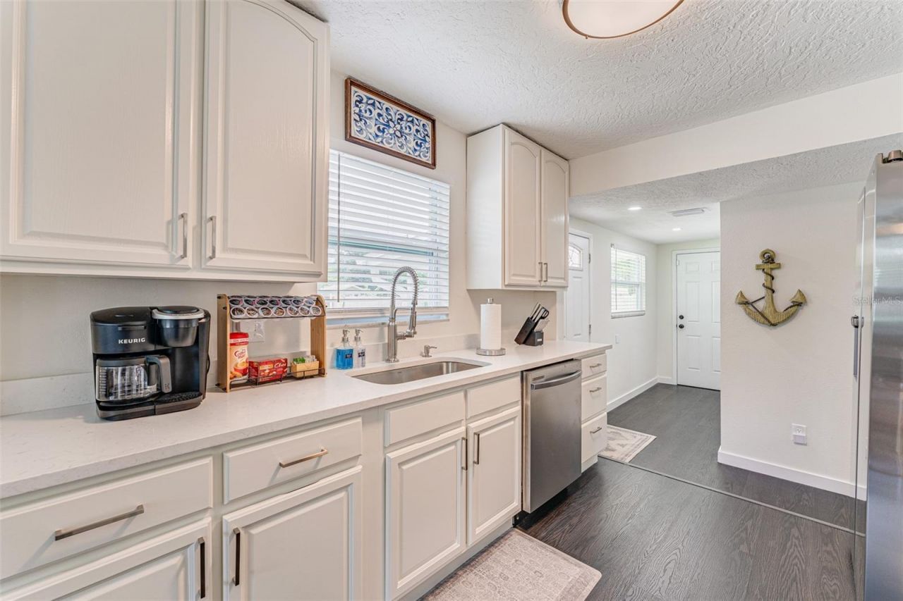 4651 22nd Avenue N, Saint Petersburg, FL 33713 Photo