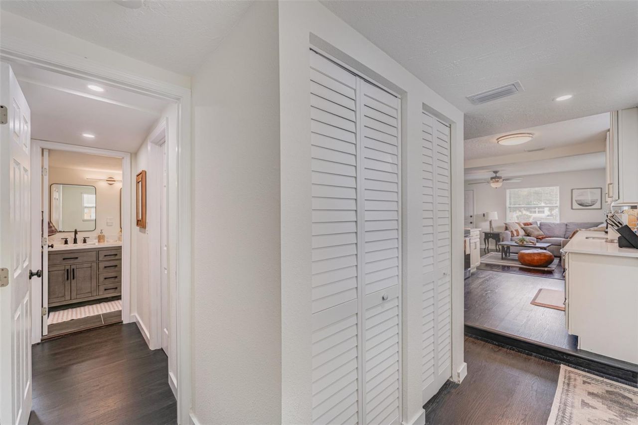 4651 22nd Avenue N, Saint Petersburg, FL 33713 Photo