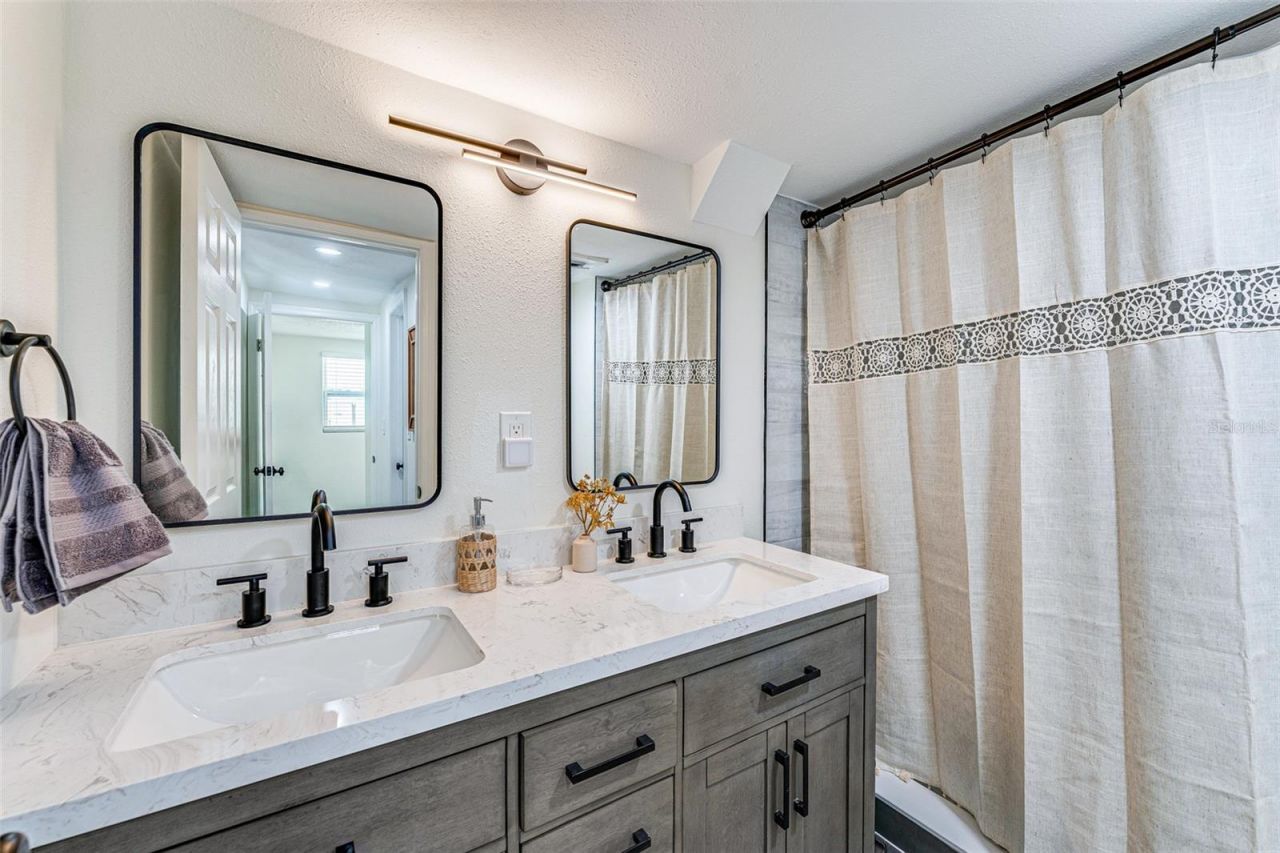 4651 22nd Avenue N, Saint Petersburg, FL 33713 Photo