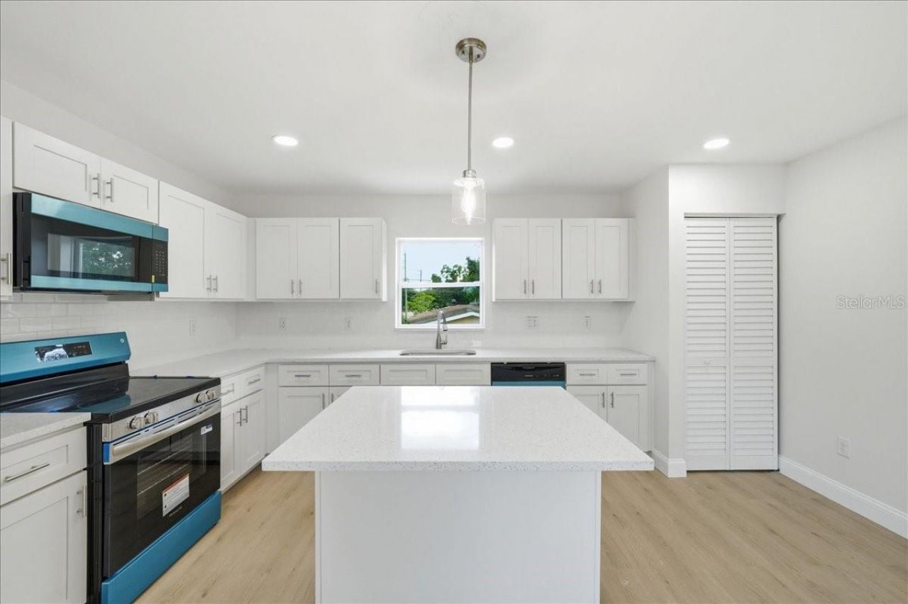 4651 22nd Avenue N, Saint Petersburg, FL 33713 Photo
