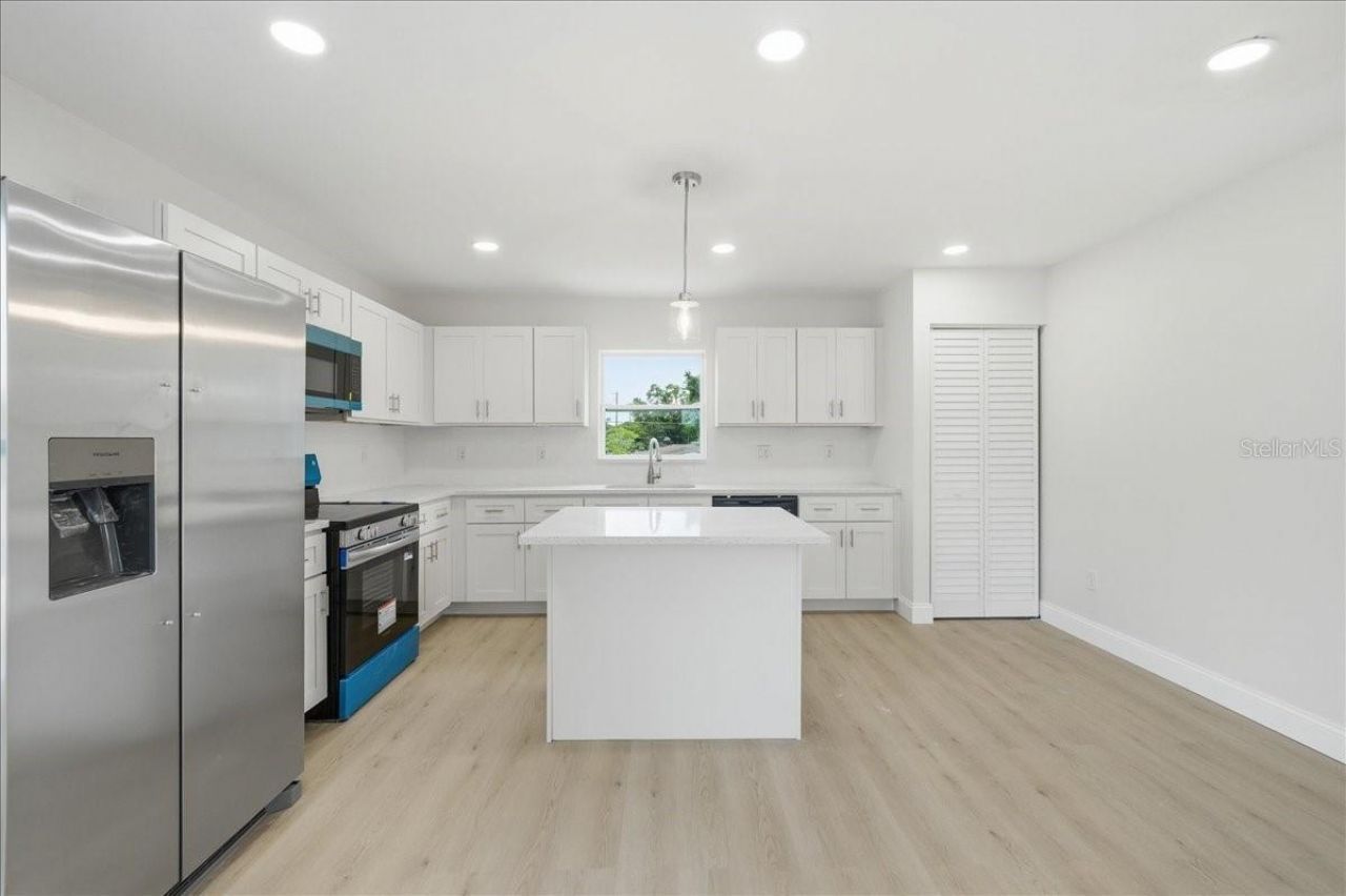 4651 22nd Avenue N, Saint Petersburg, FL 33713 Photo