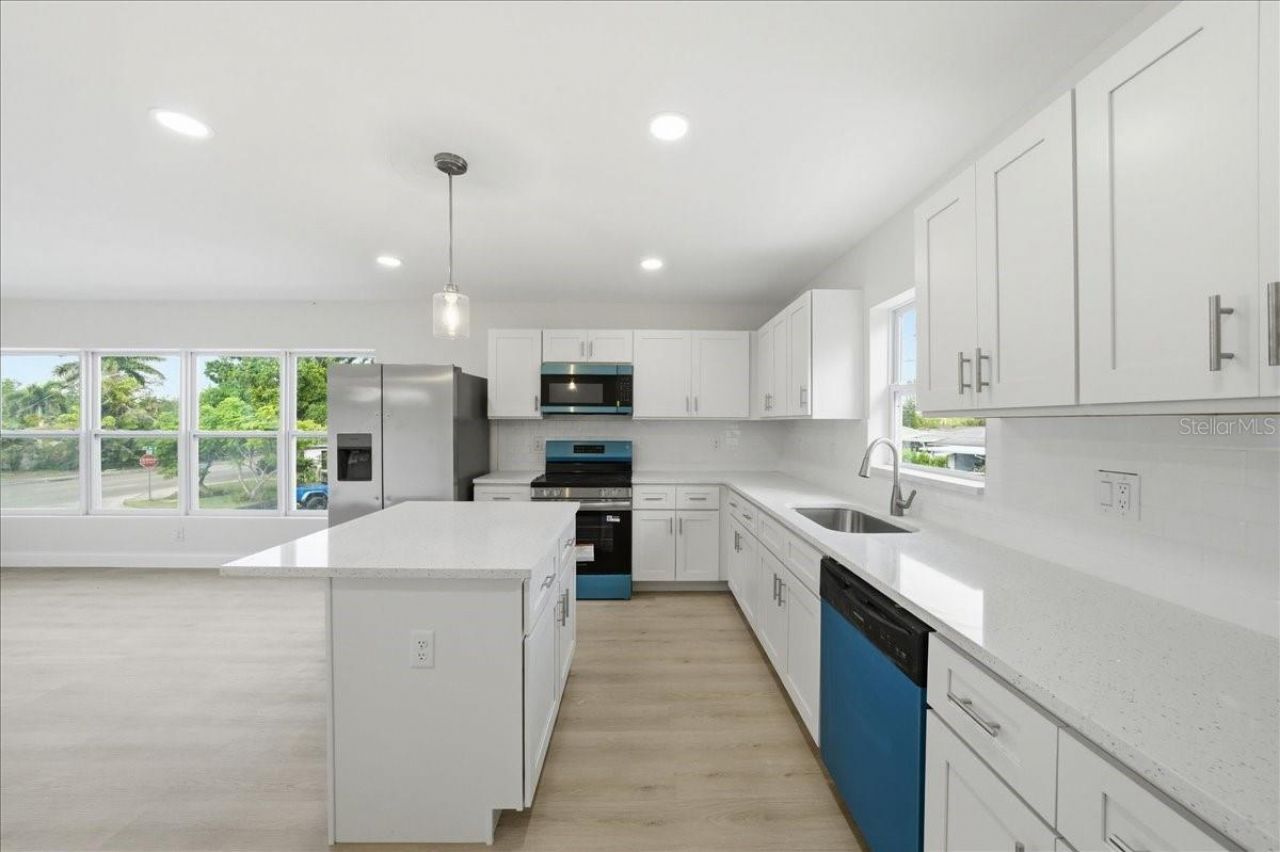 4651 22nd Avenue N, Saint Petersburg, FL 33713 Photo