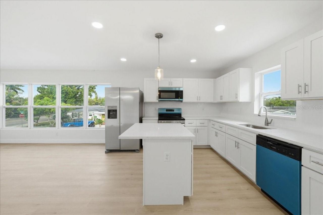 4651 22nd Avenue N, Saint Petersburg, FL 33713 Photo