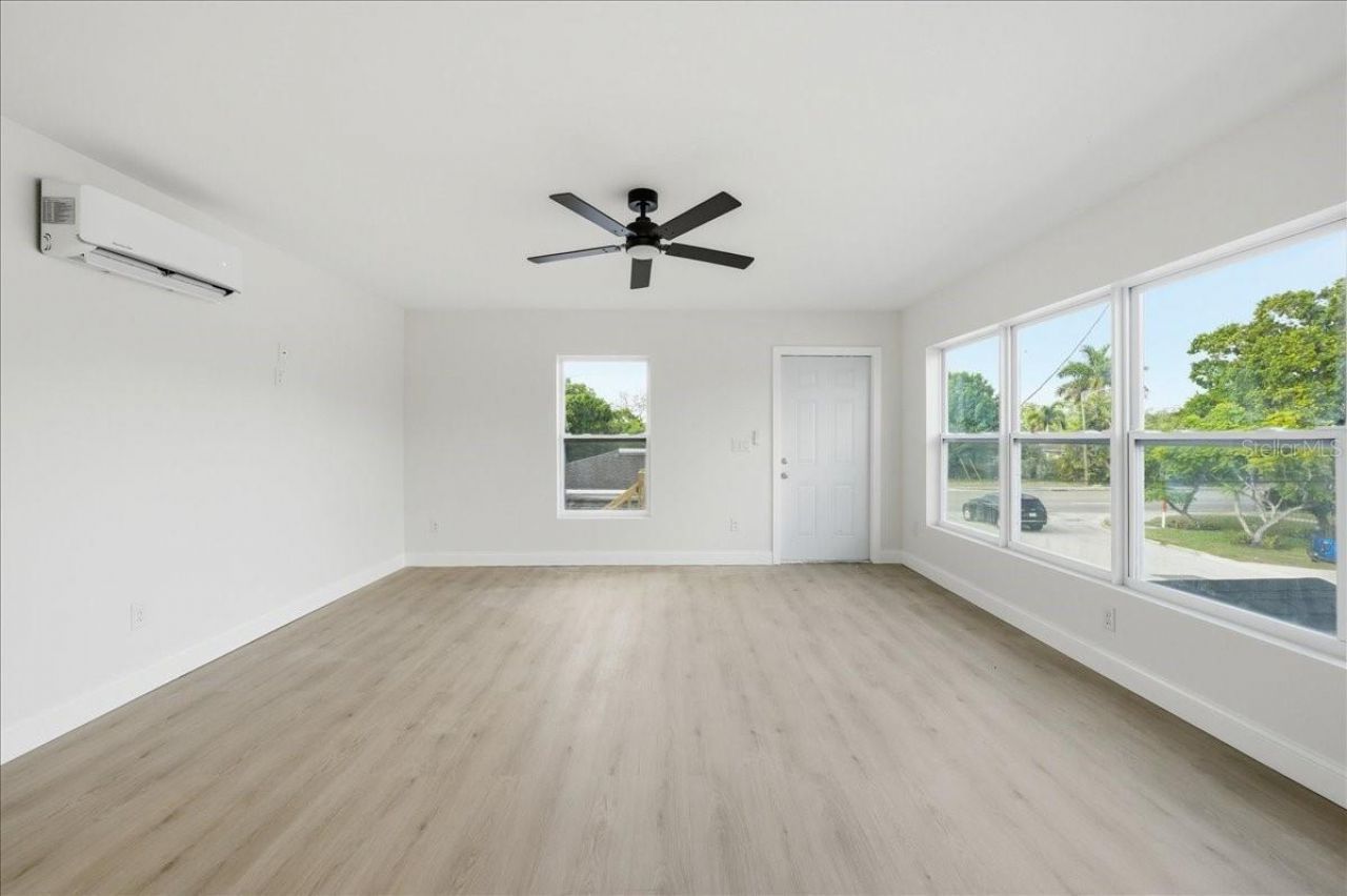 4651 22nd Avenue N, Saint Petersburg, FL 33713 Photo