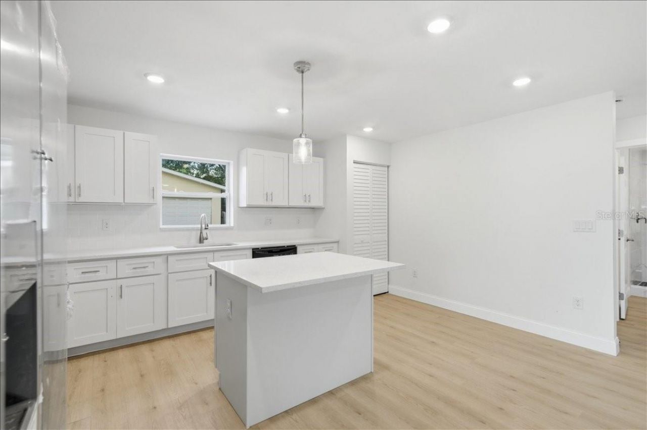 4651 22nd Avenue N, Saint Petersburg, FL 33713 Photo