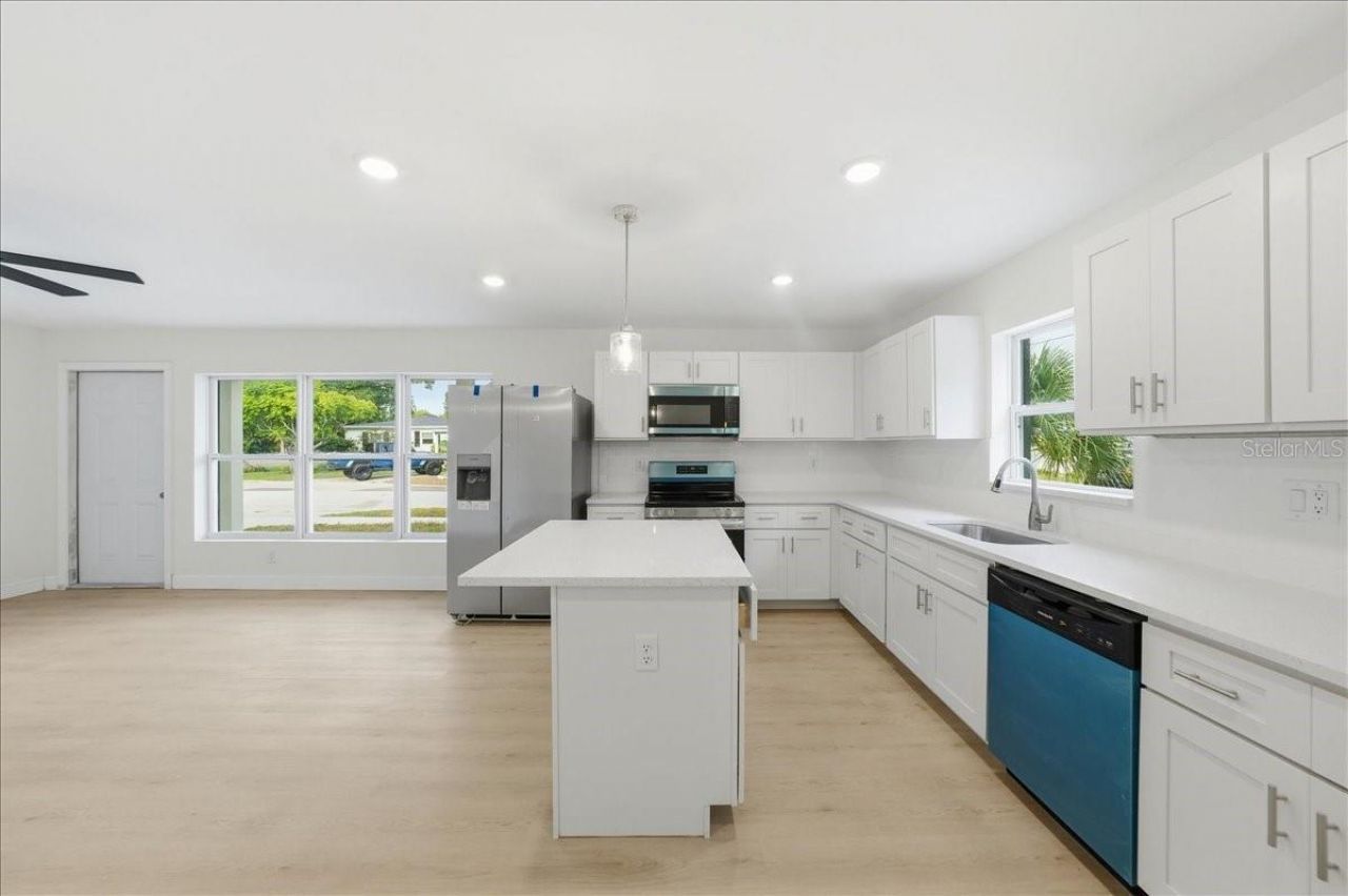 4651 22nd Avenue N, Saint Petersburg, FL 33713 Photo
