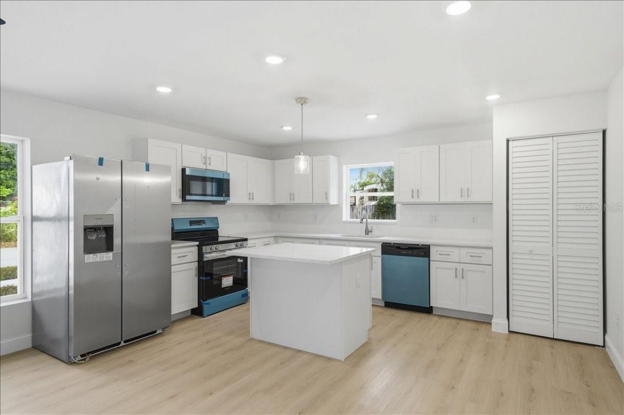 4651 22nd Avenue N, Saint Petersburg, FL 33713 Photo