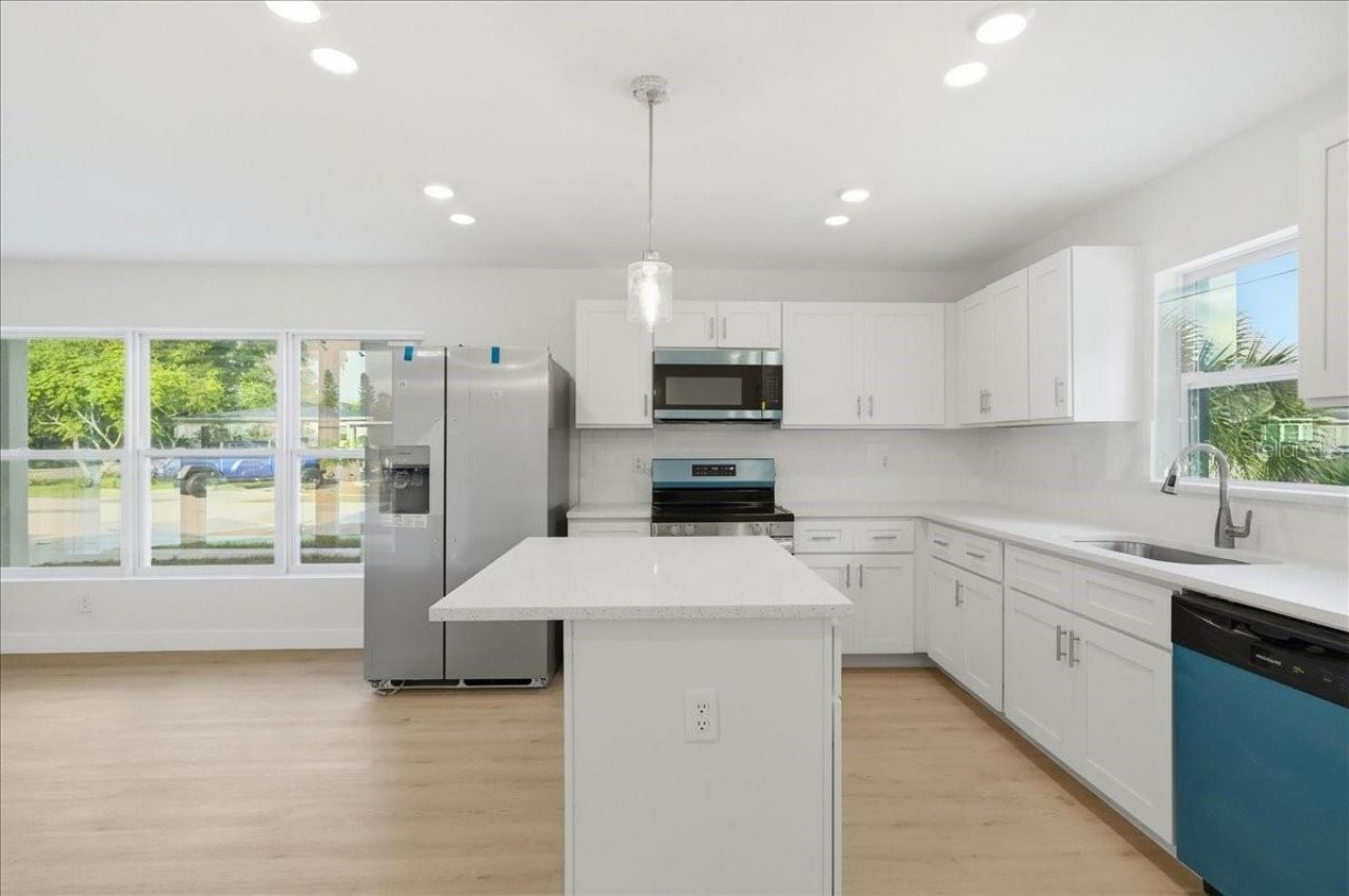 4651 22nd Avenue N, Saint Petersburg, FL 33713 Photo