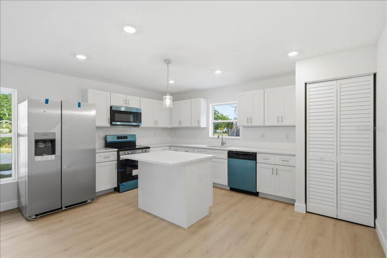 4651 22nd Avenue N, Saint Petersburg, FL 33713 Photo