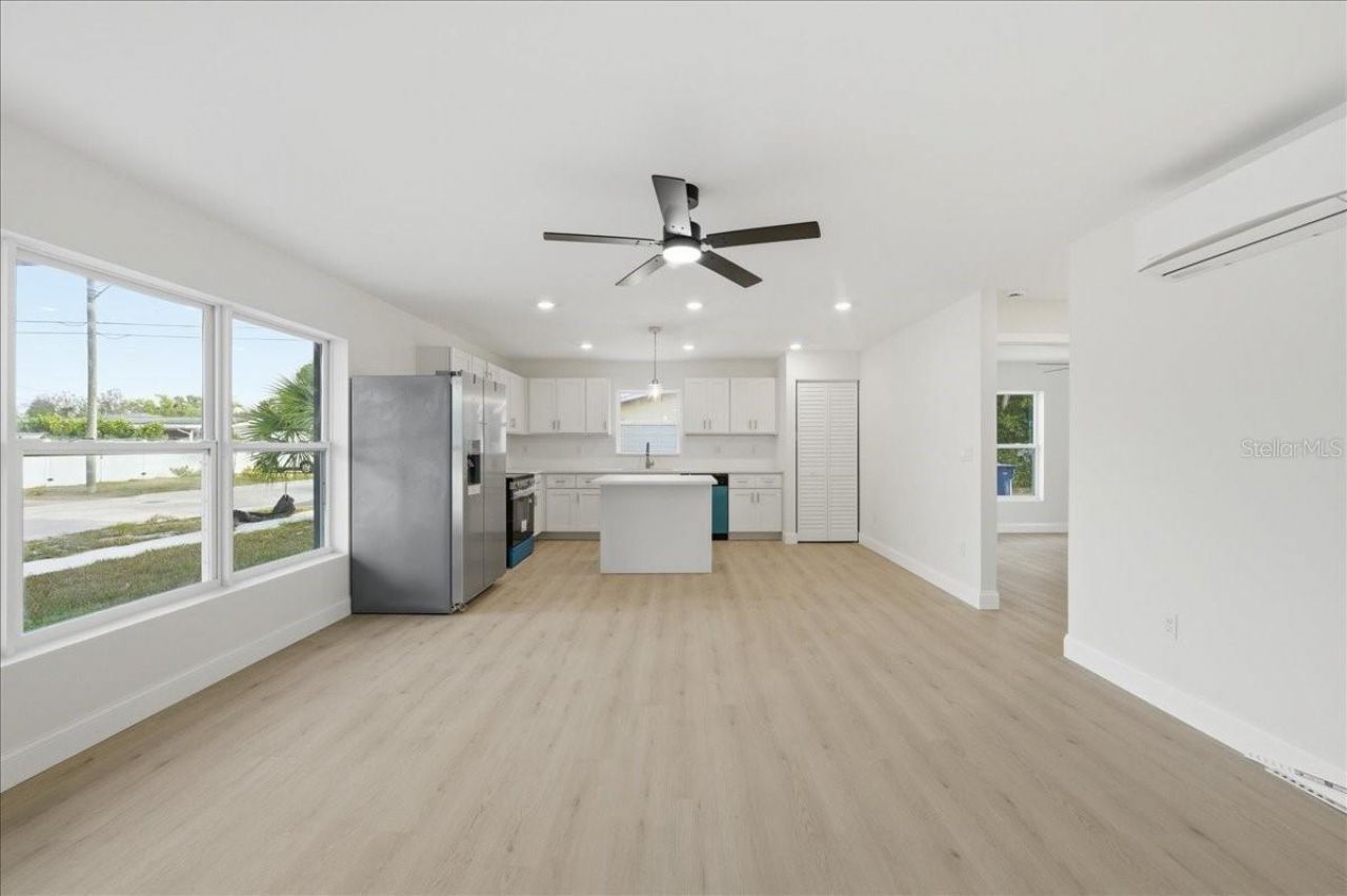 4651 22nd Avenue N, Saint Petersburg, FL 33713 Photo
