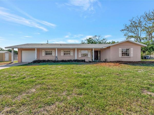 2916 WOODCREST DRIVE , SARASOTA, FL 34239