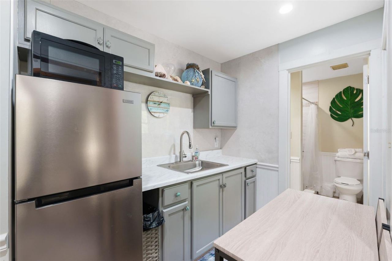 2070 59th Street, Sarasota, FL 34243 Photo