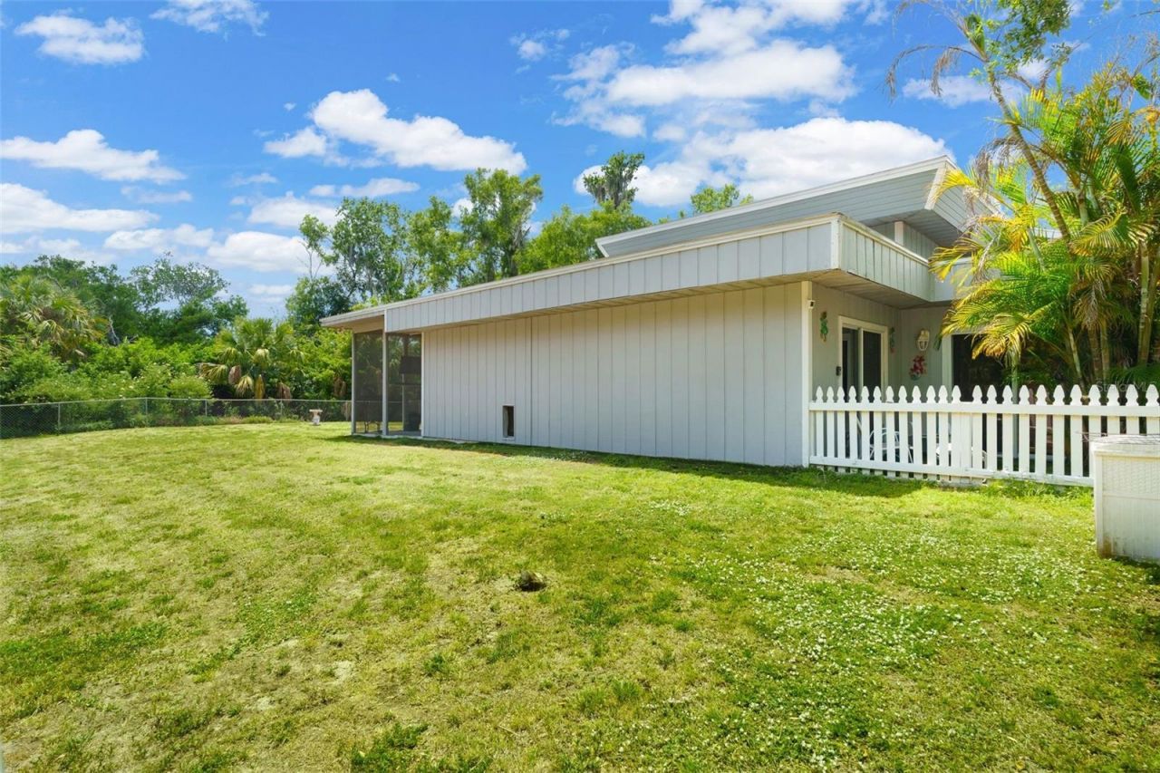 2070 59th Street, Sarasota, FL 34243 Photo