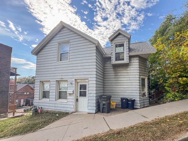 1765 Madison Street, Dubuque, IA 52001