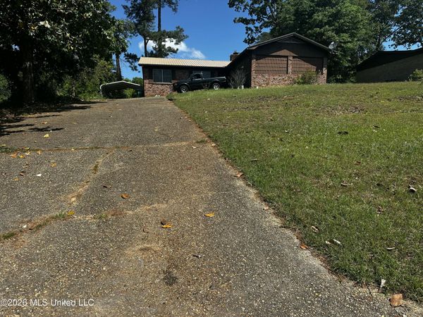 1 38th Court, Meridian, MS 39301