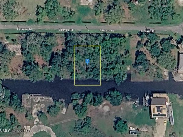 10045 E Bayou Road, Bay Saint Louis, MS 39520