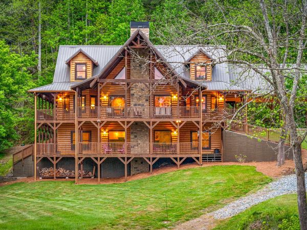 460 Wikle Drive, Ellijay, GA 30540