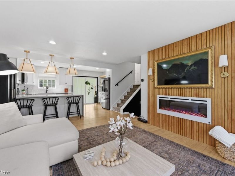 5820 Parkview Lane, Fairview Park, OH 44126 Photo 2