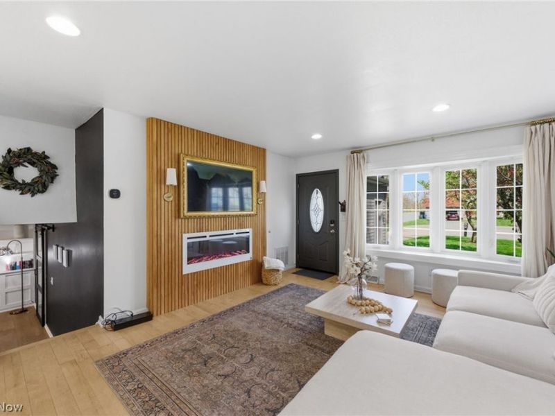 5820 Parkview Lane, Fairview Park, OH 44126 Photo 3