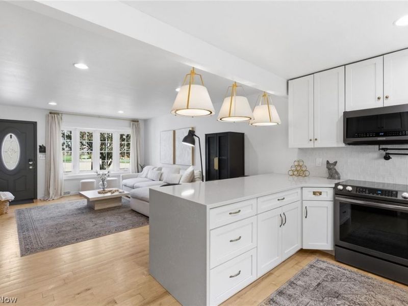 5820 Parkview Lane, Fairview Park, OH 44126 Photo 9