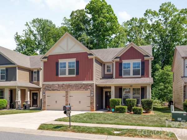 10020 Michael Crossing Drive, Charlotte, NC 28213