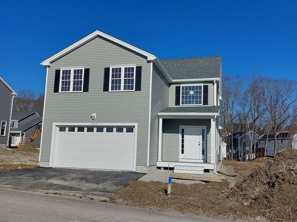 20C Crownshield, Uxbridge, MA 01569