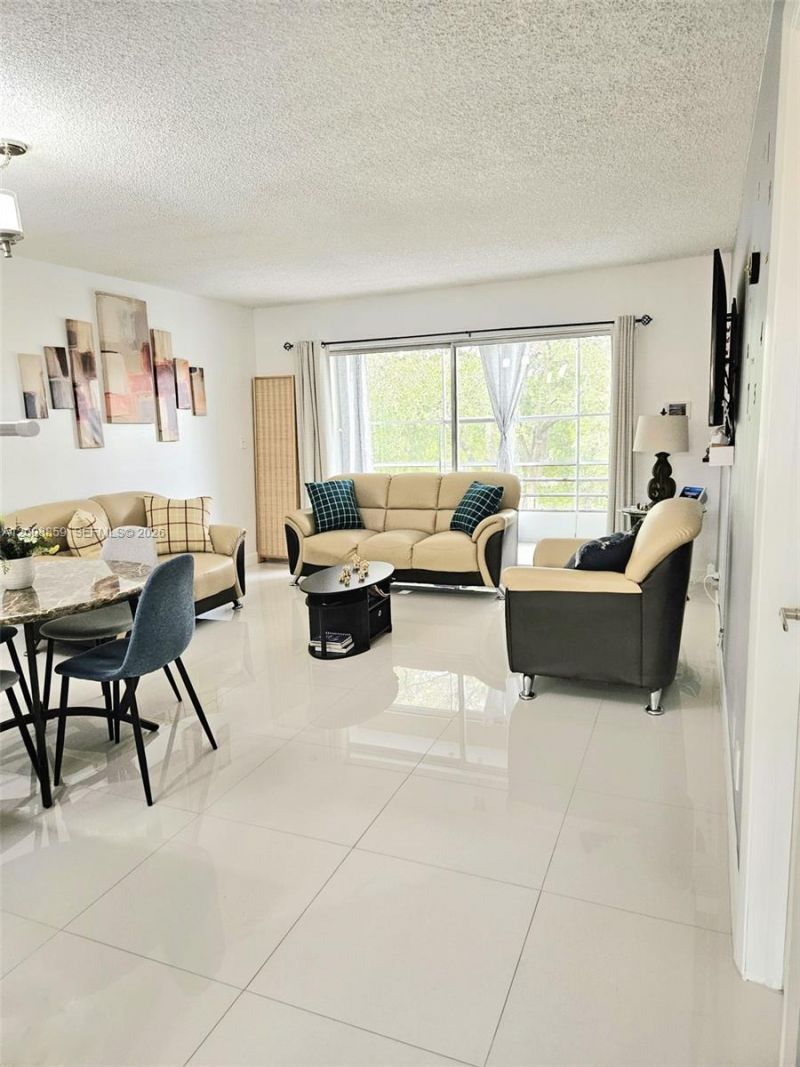 8818 W Mcnab Rd, Unit 303, Tamarac, FL 33321 Photo