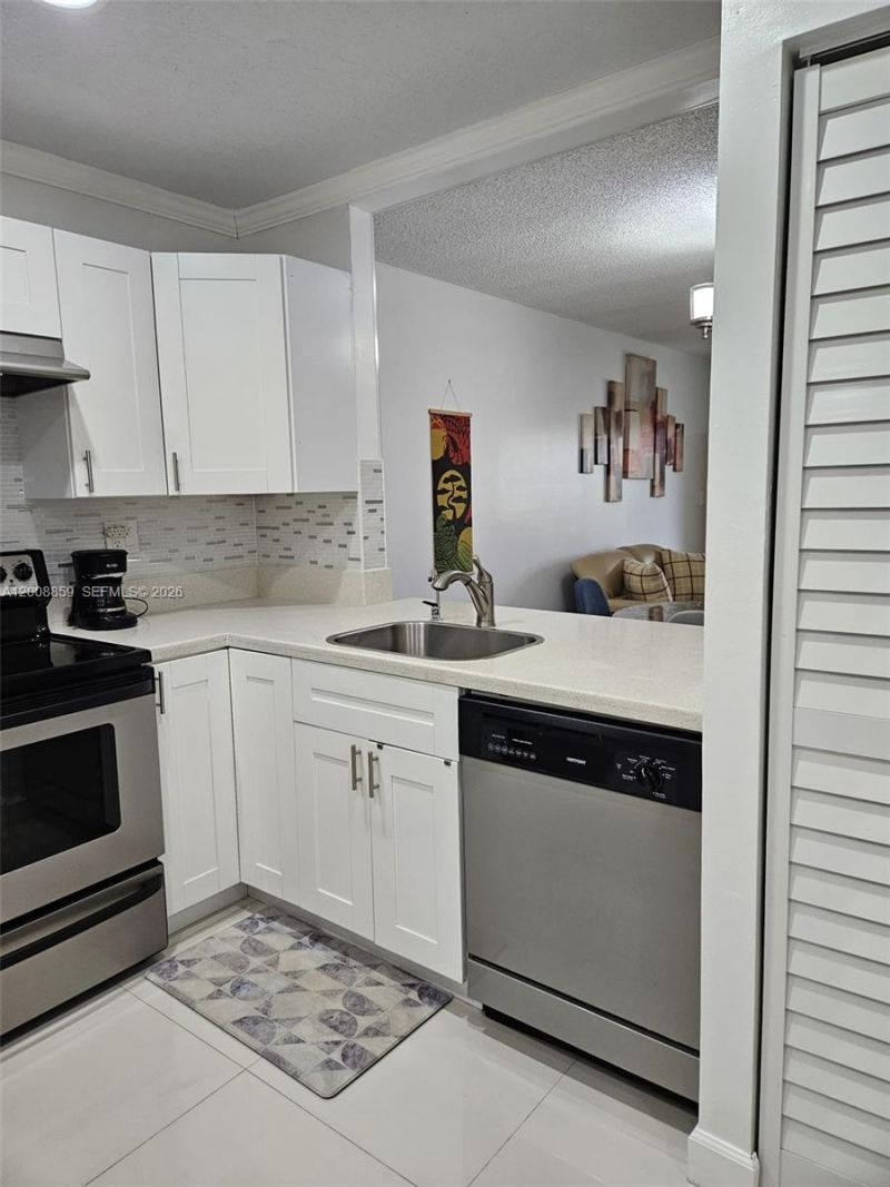 8818 W Mcnab Rd, Unit 303, Tamarac, FL 33321 Photo