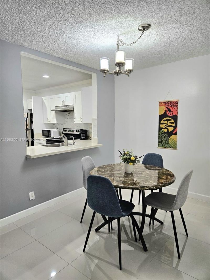 8818 W Mcnab Rd, Unit 303, Tamarac, FL 33321 Photo