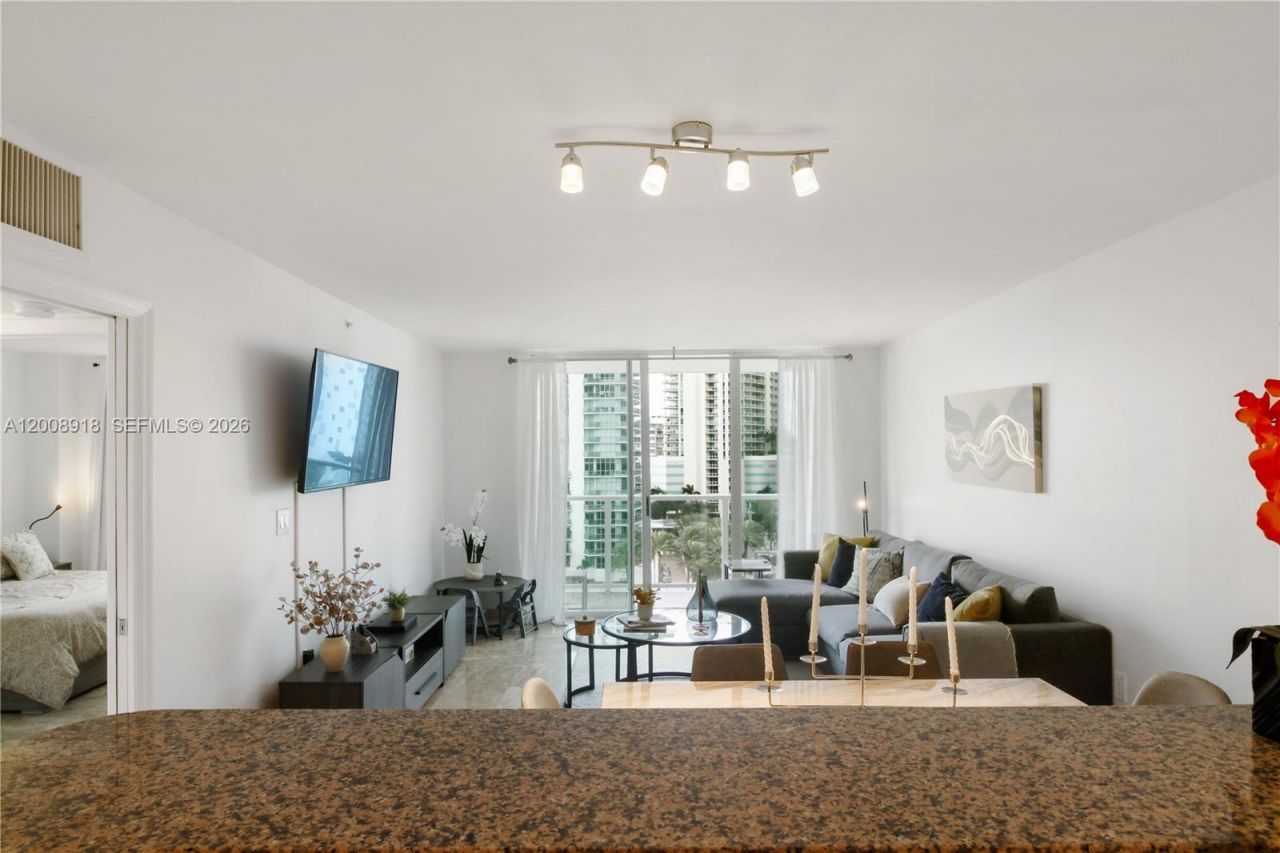 1155 S Brickell Bay Dr , Unit 805, Miami, FL 33131 Photo