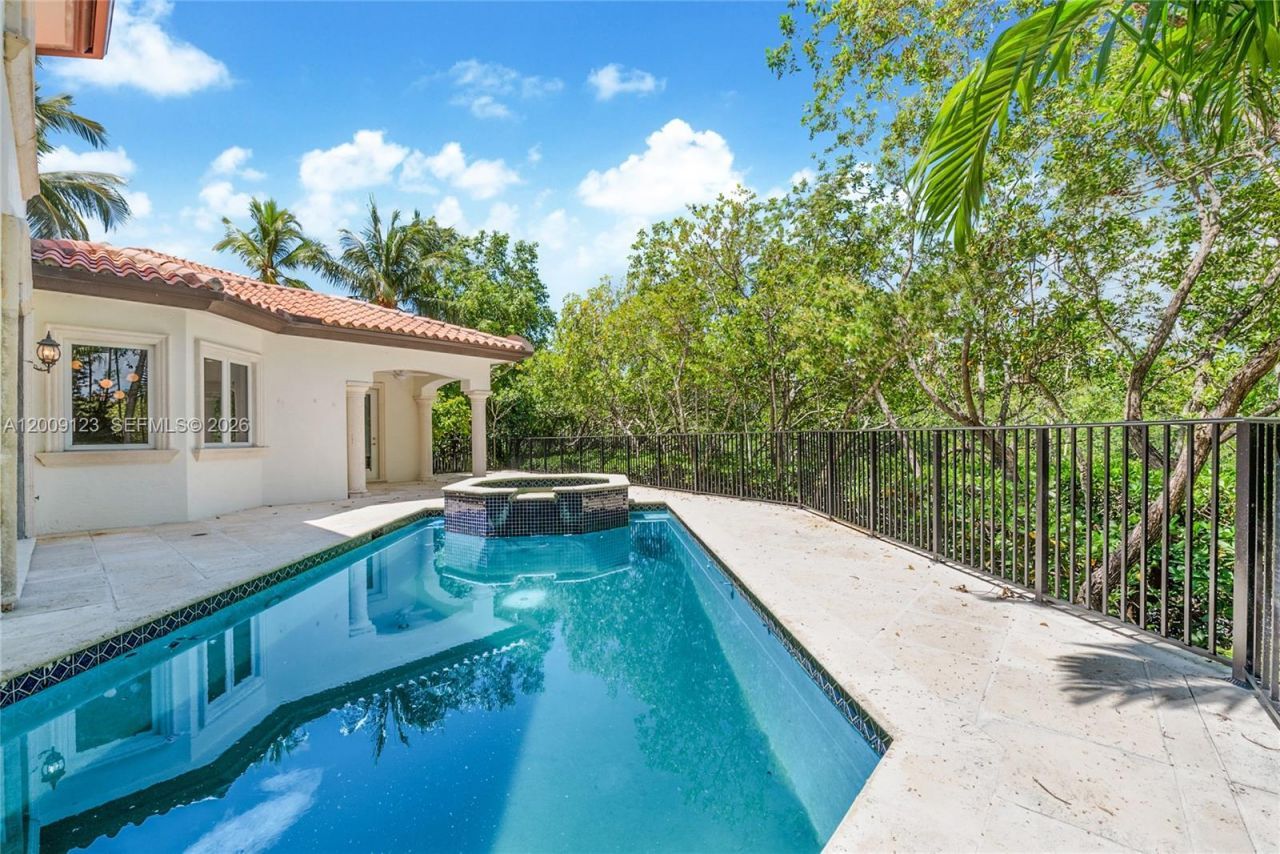13680 Deering Bay Dr, Unit 13680, Coral Gables, FL 33158 Photo