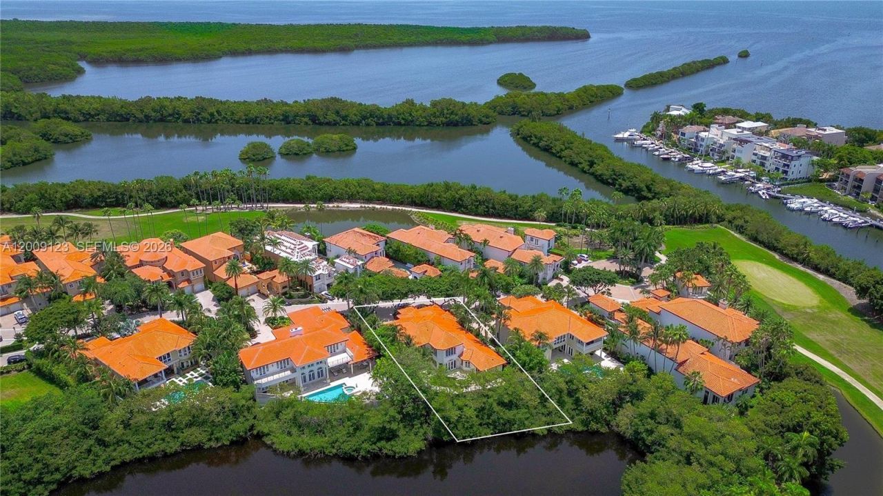 13680 Deering Bay Dr, Unit 13680, Coral Gables, FL 33158 Photo