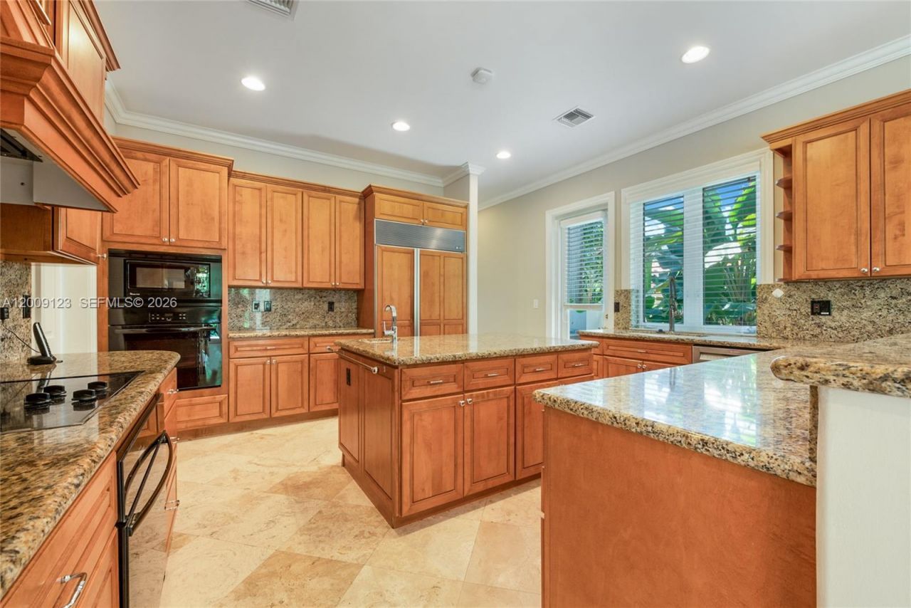 13680 Deering Bay Dr, Unit 13680, Coral Gables, FL 33158 Photo