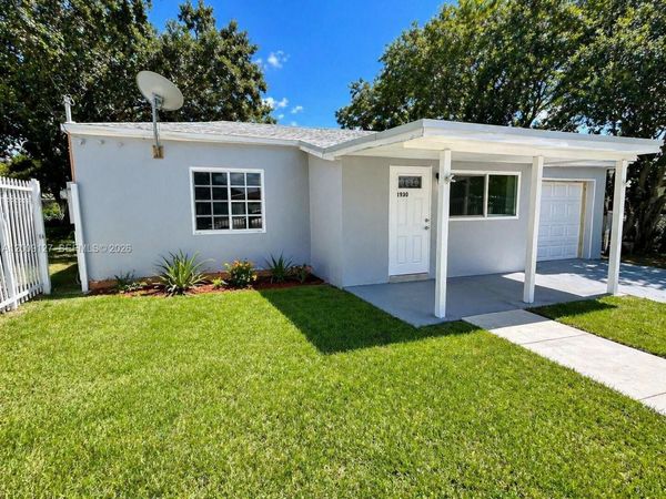 1930 NW 87th St , Miami, FL 33147