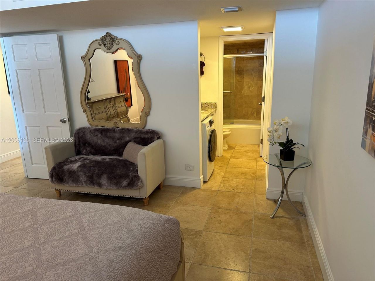 6039 Collins Ave, Unit 1510, Miami Beach, FL 33140 Photo