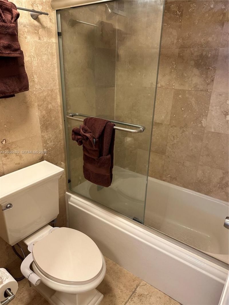 6039 Collins Ave, Unit 1510, Miami Beach, FL 33140 Photo