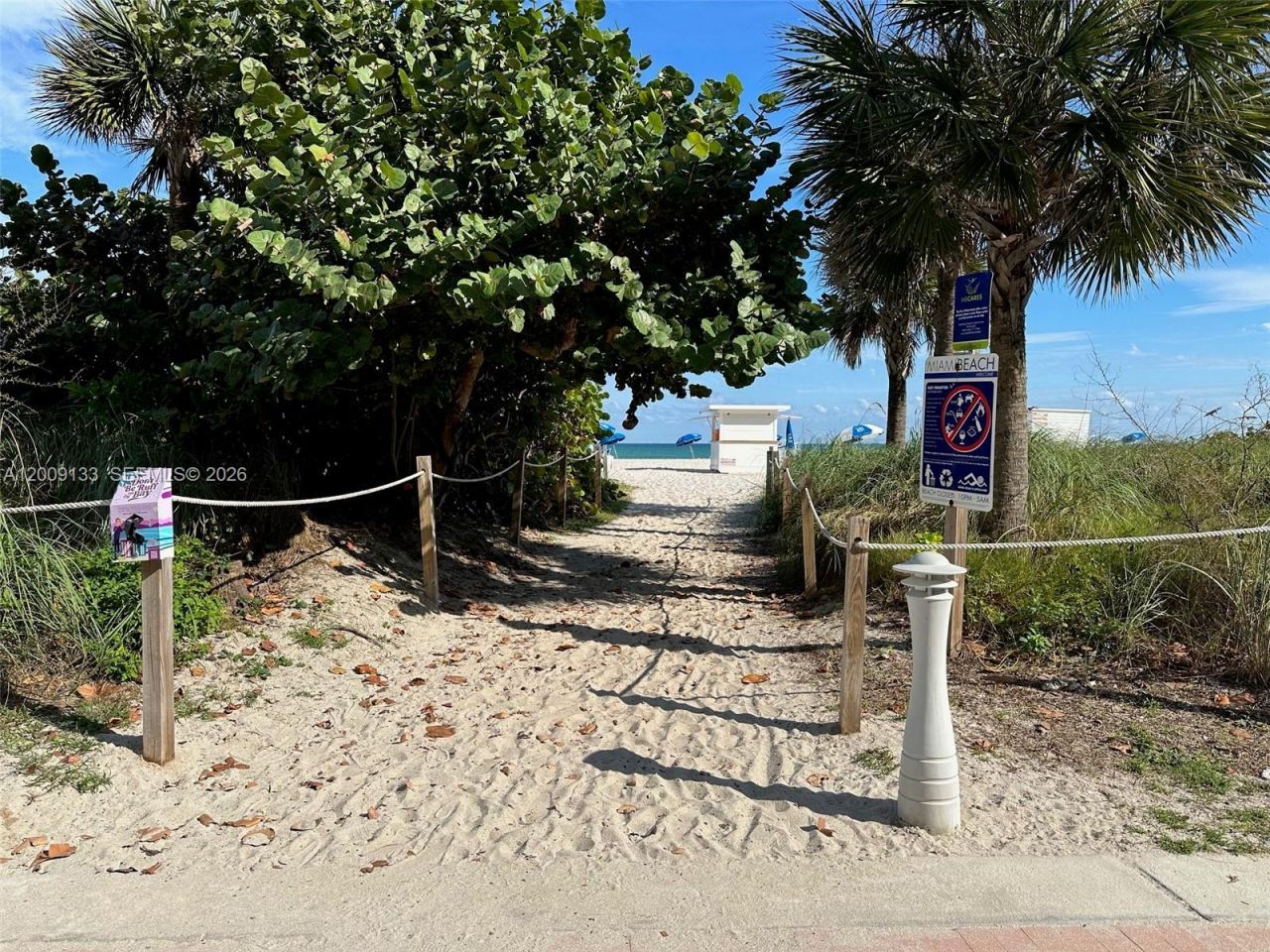 6039 Collins Ave, Unit 1510, Miami Beach, FL 33140 Photo