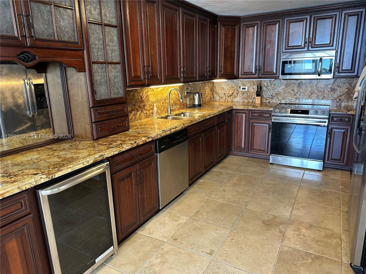 6039 Collins Ave, Unit 1510, Miami Beach, FL 33140 Photo