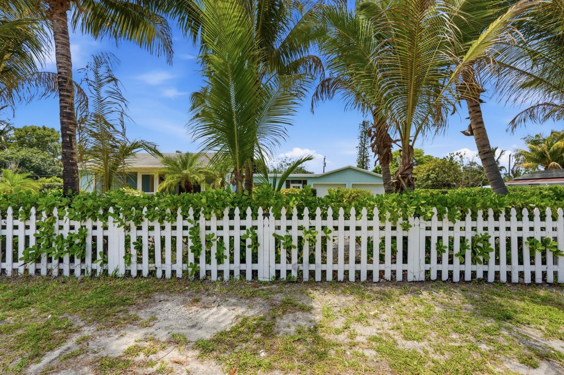 683 Mercury Street, West Palm Beach, FL 33406 Photo