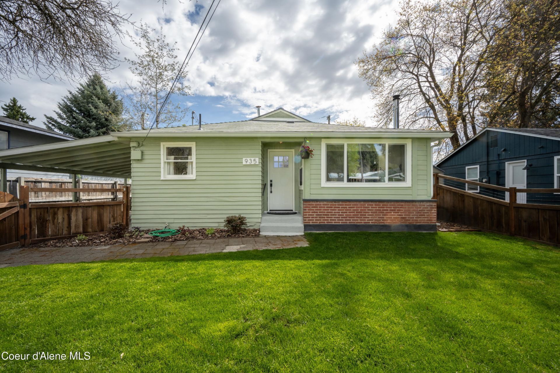 935 N 12th St, Coeur d Alene, ID 83814 Main Photo